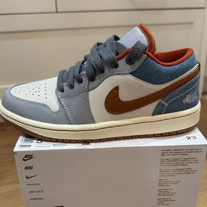 Jordan Kids Low Top Sneaker in White, Gray, Brown & Blue Denim